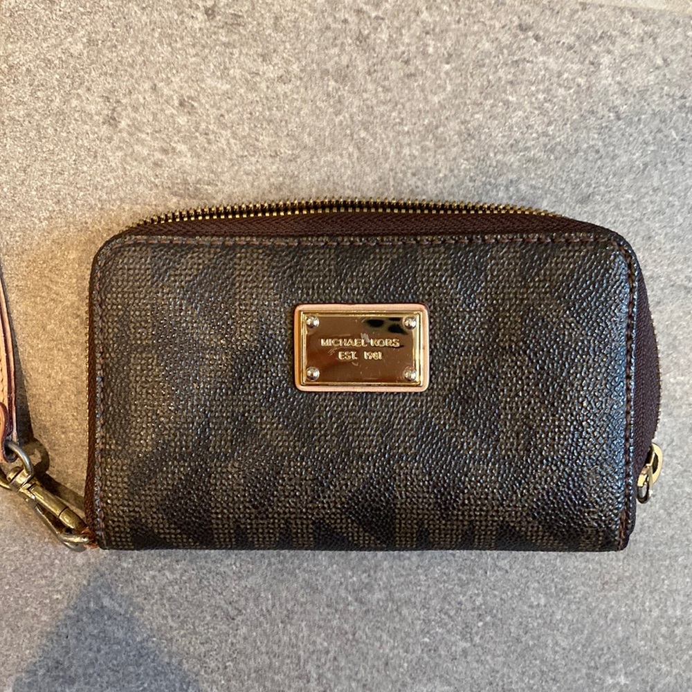 Michael Kors wristlet